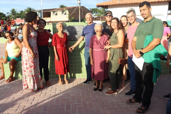 Prefeitura inaugura Praça do distrito de São Bento do Inhatá